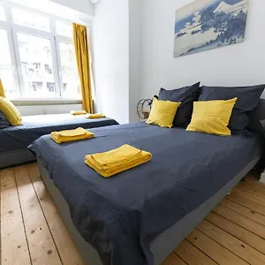 spacious-apartment-for-10-in-great-location.hamburg-hotels-de.com/